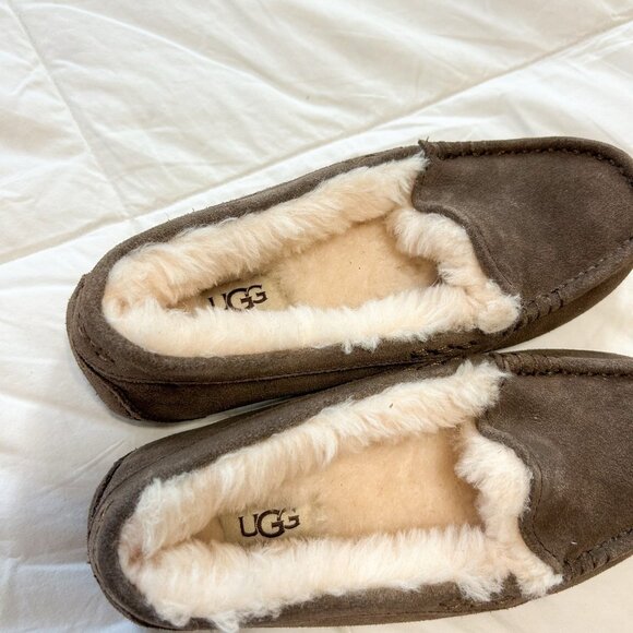 NWOB UGG Ansley Espresso Suede Shearling Moccasin Slippers Women’s Size 6 - Picture 7 of 10
